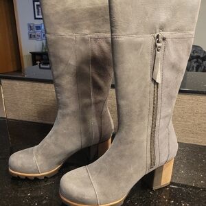NWT Sorel Addington Suede Tall Boots